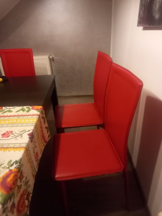 Vand 6 scaune  in stare foarte buna