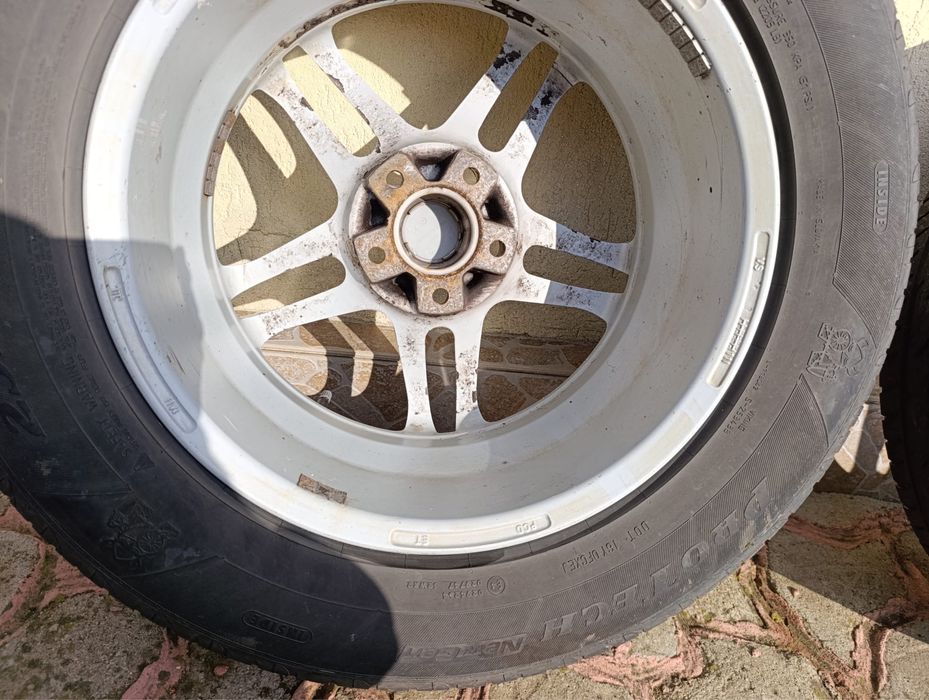 Jante aliaj R17  – 235/65 R17 (cauciucuri vară uzate)