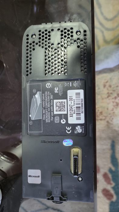 Vând Xbox 360 120 GB HDD