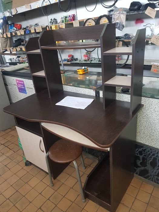 Стол компьютерный