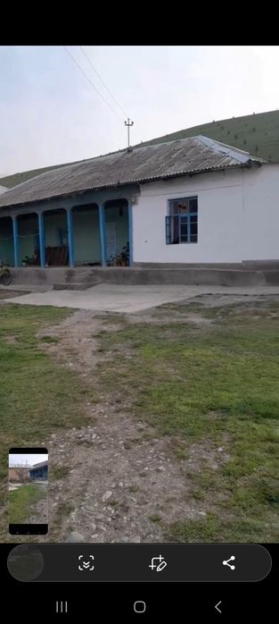 Uy soyiladi 7 sotix 3 xona svet gaz suv hamma sharoyit bor yasashga