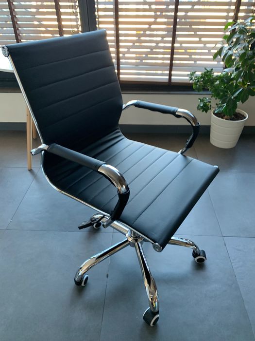 Офис Стол Tiffany - мостри - 24м гаранция