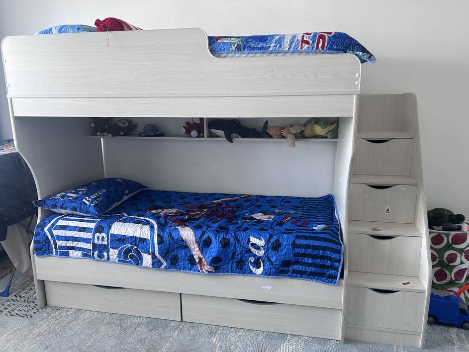 Двухъярусная кровать