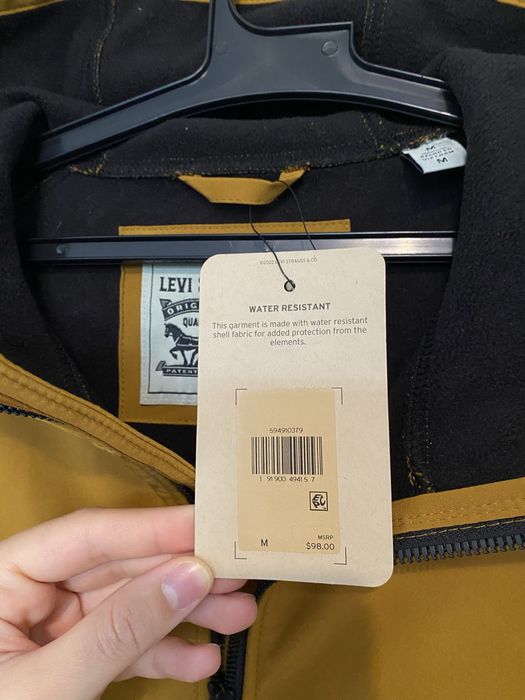 Geaca de ploaie Levi’s cu gluga