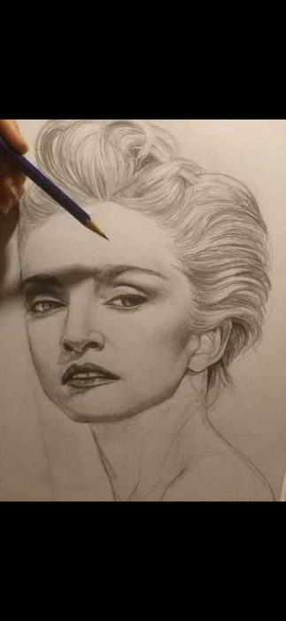 Idei de cadouri personalizate desenez in creion sau tus