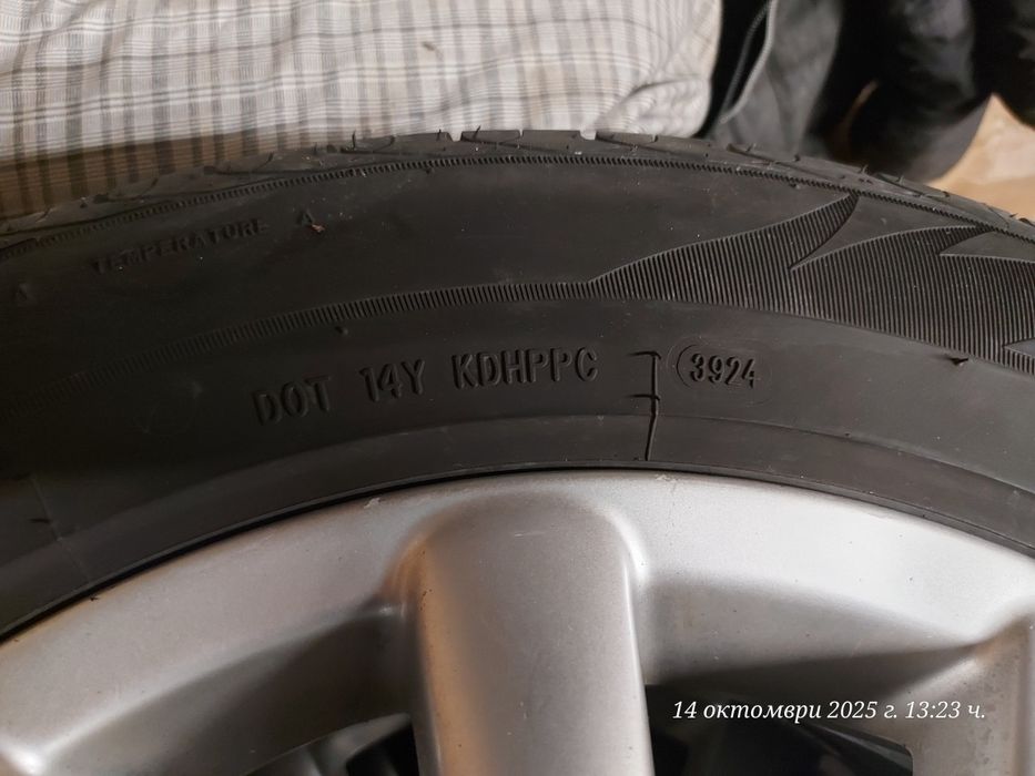 215 60 16 гуми  нови