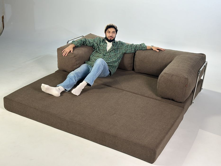 Бескаркасный диван для ежедневного сна