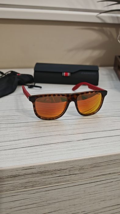 Детски слънчеви очила Ray ban. Carrera