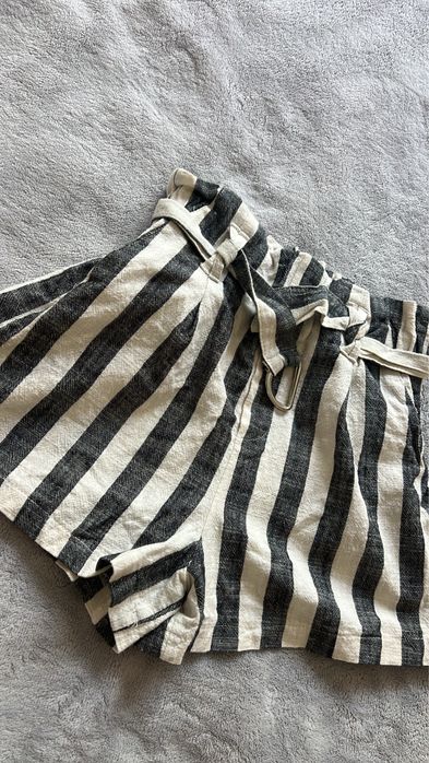 Къси панталони на райе