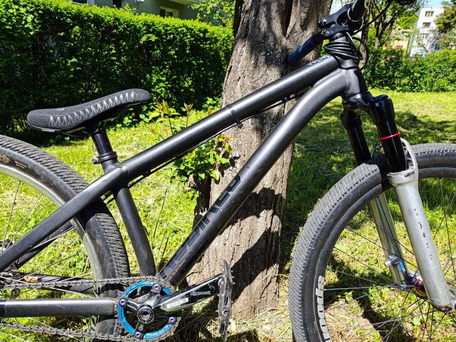 Bicicleta Dirt Jumper NS Decade 2024