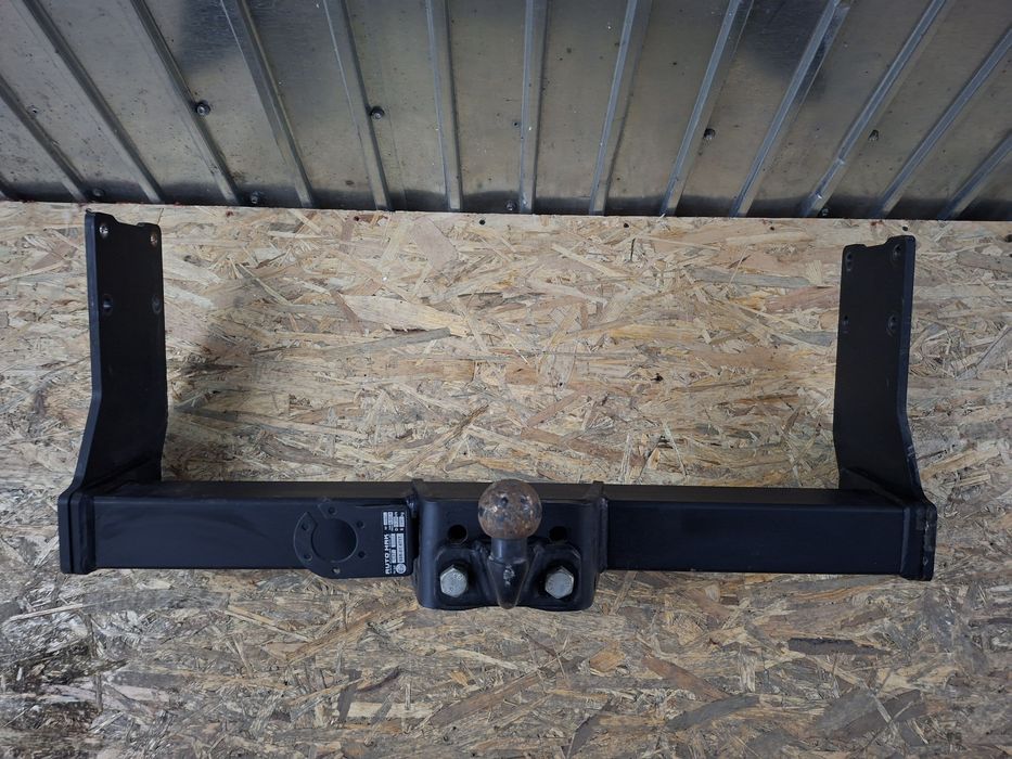Carlig remorcare Ford Transit (2000-2014) Auto-Hak C37