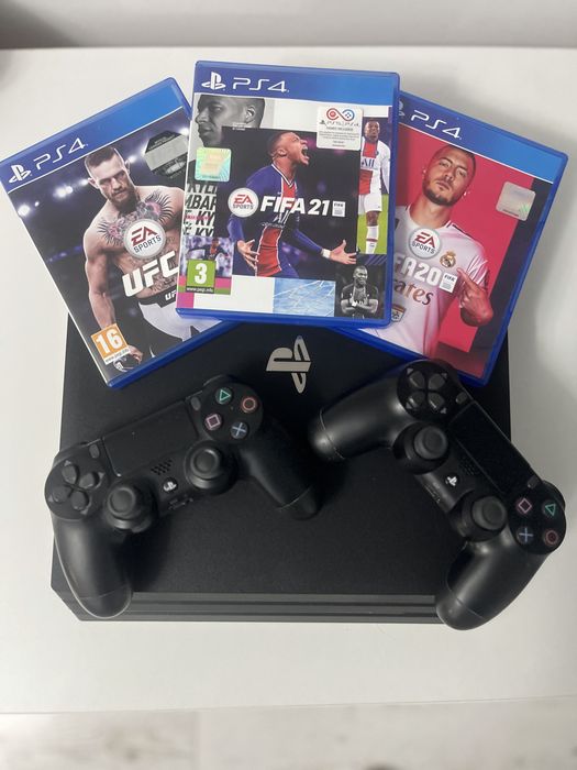 Sony playstation 4 pro - 1 tb + 2 controllere, 3 jocuri