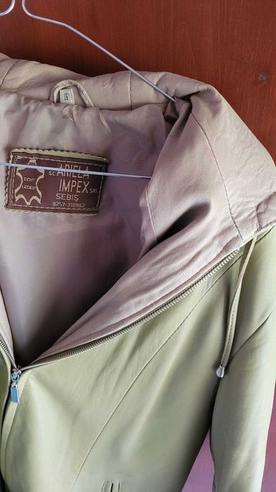 Geaca piele - dama, marimea 50, cu gluga, captuseala bej