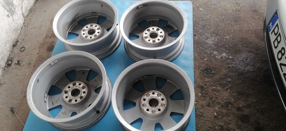 Оригинални джанти за Audi q3 6.5x16 et33 централен отвор 57