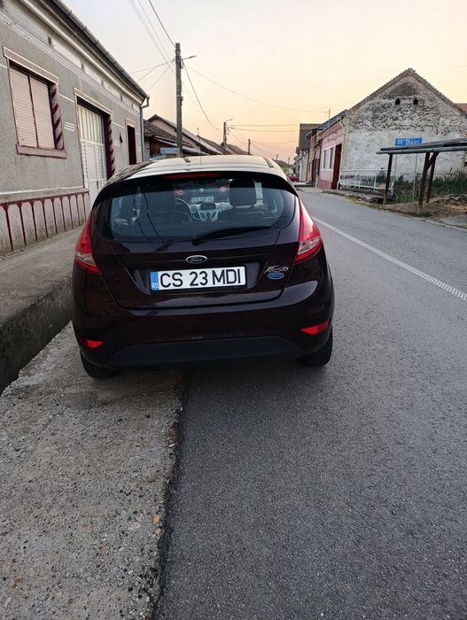 Ford Fiesta Titanium 1.25 Benzina | 2011 | 102.272 km reali | 2.000 €