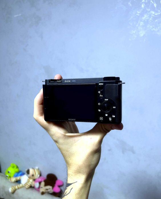 Sony ZV-E10 kit 16-50 + Ulanzi + SD 128GB