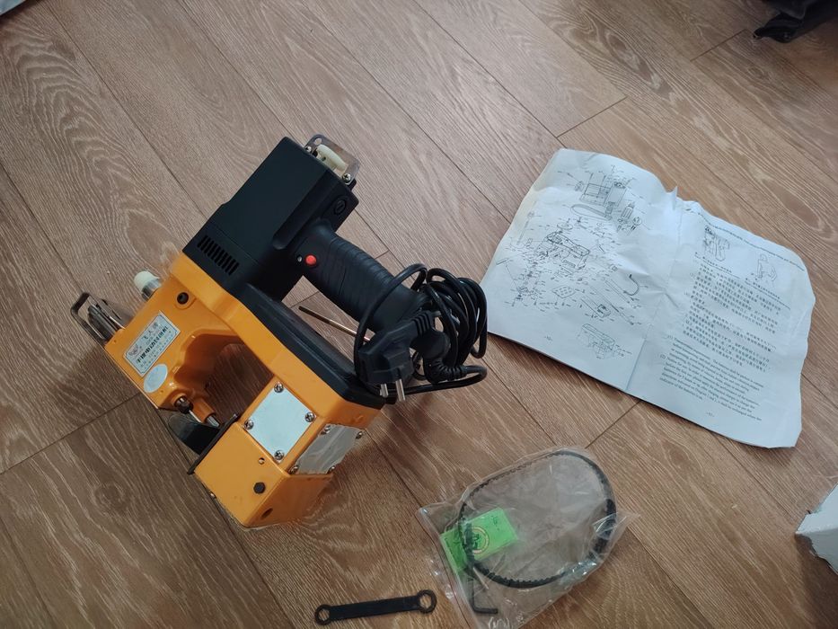 Mașină de cusut saci industriala manuală