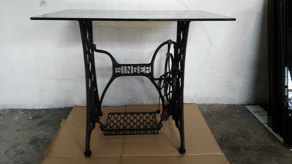 интериорни маси от стари шевни машини