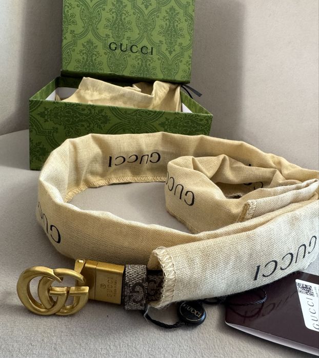 Gucci-Автентичен чисто нов дамски двулицев колан 105 см