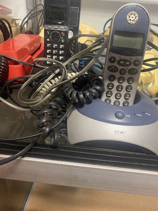 Лот стационарни телефонни апарати