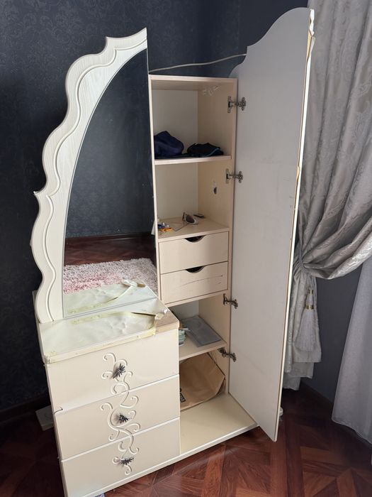 Шкаф с зеркалом, 15000