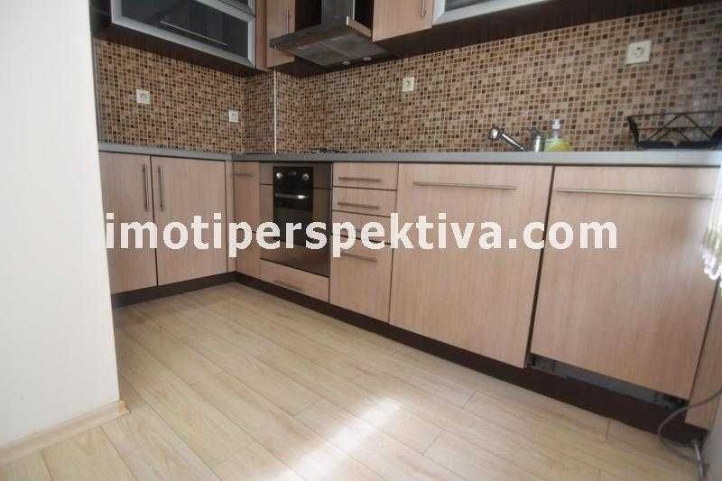 Продава се Тристаен апартамент в Пловдив, Кючук Париж - 120 кв.м за 1584 €/кв.м - Снимка #6