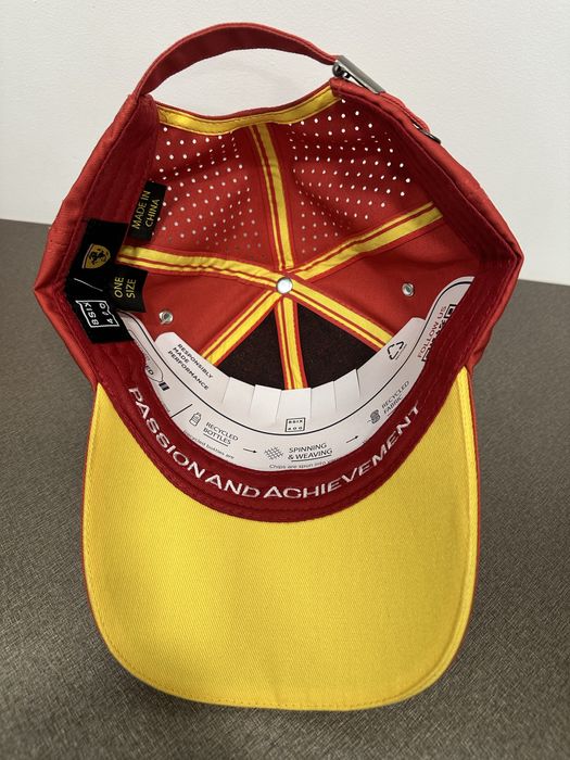 Оригинална шапка Ferrari Hypercar лимитирана подходяща за подарък