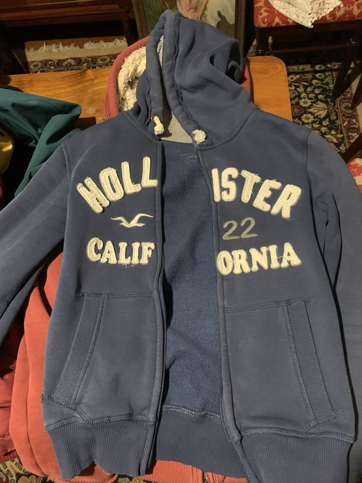 Abercrombie and Fitch, Meru, Cropp