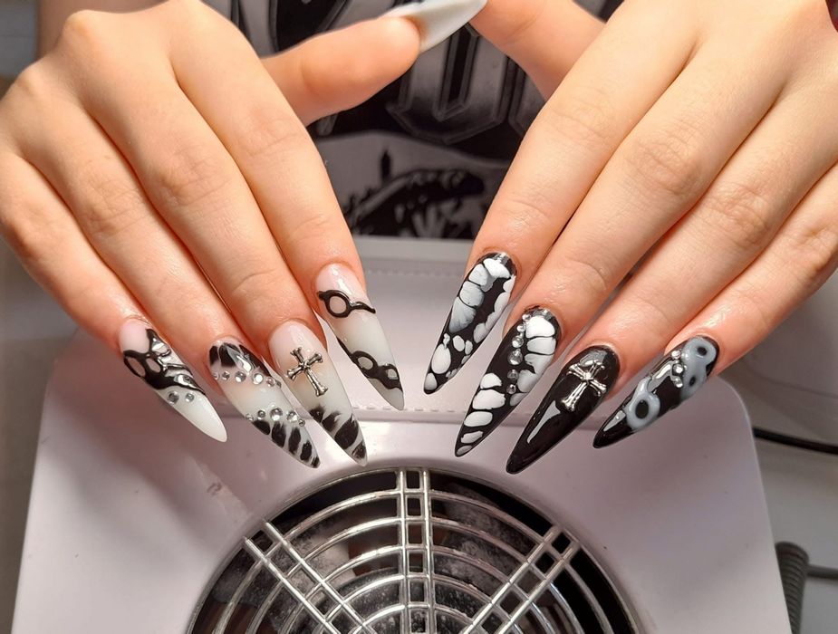 Unghii cu gel sec 3 Buc