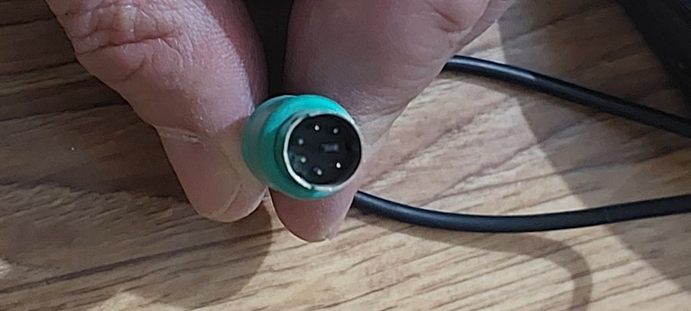 Продам проводную мышь