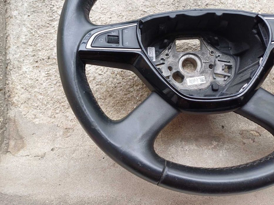Volan piele Skoda cu comenzi butoane 5E0919719F