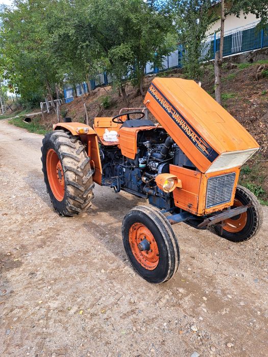 Vând universal 445 import Franța