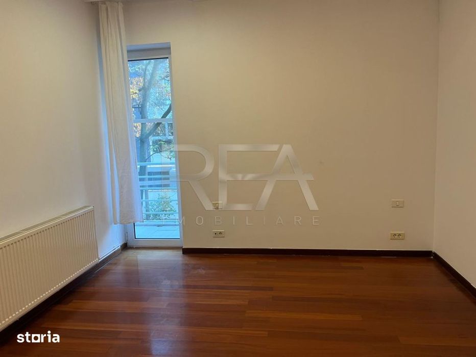 Apartament 4 camere  Resedinta