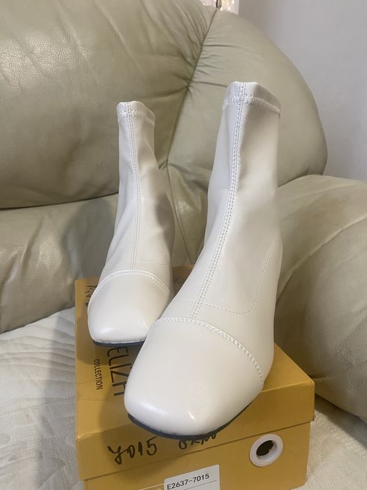 Дамски боти на ток