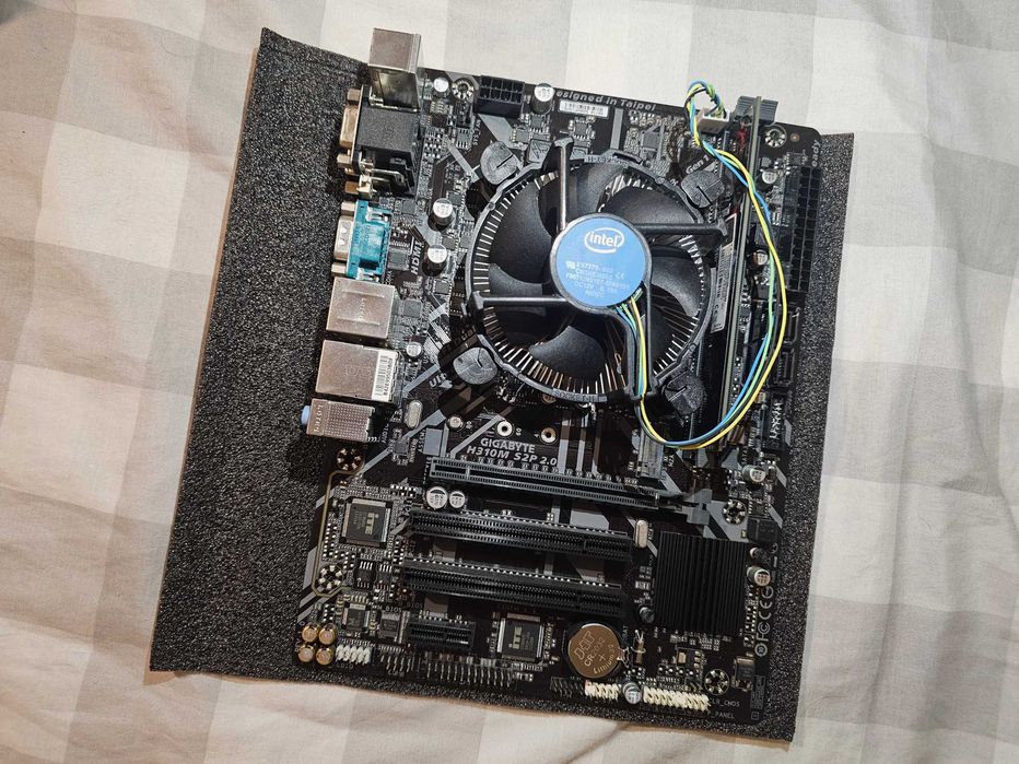 Intel Core i5-8400 + Gigabyte H310M S2H 2.0 + 16GB G.Skill Aegis DDR4