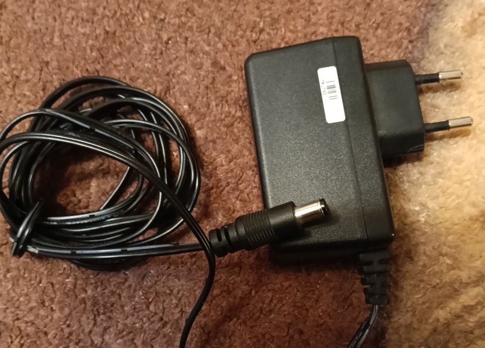 Adaptor AC/DC MW Power,Model EA 1017A2