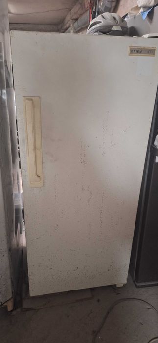 Вертикален фризер - 2 броя 140см, и 170см