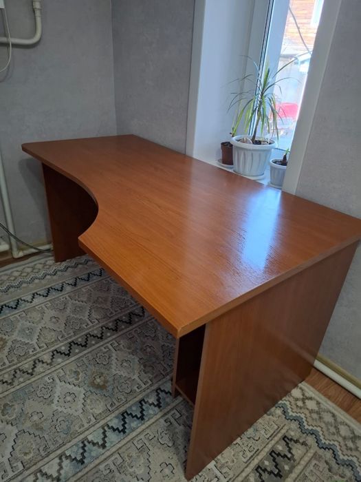 Продам стол самовывоз