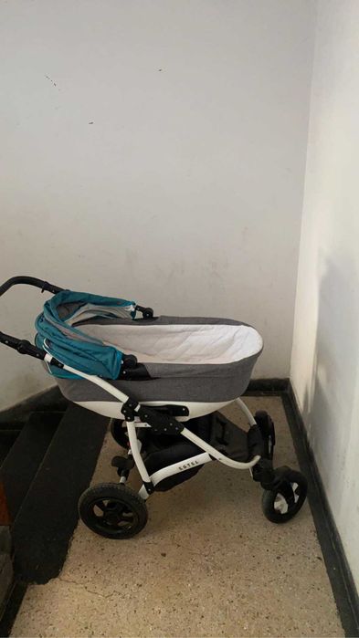 Детска количка с два коша.