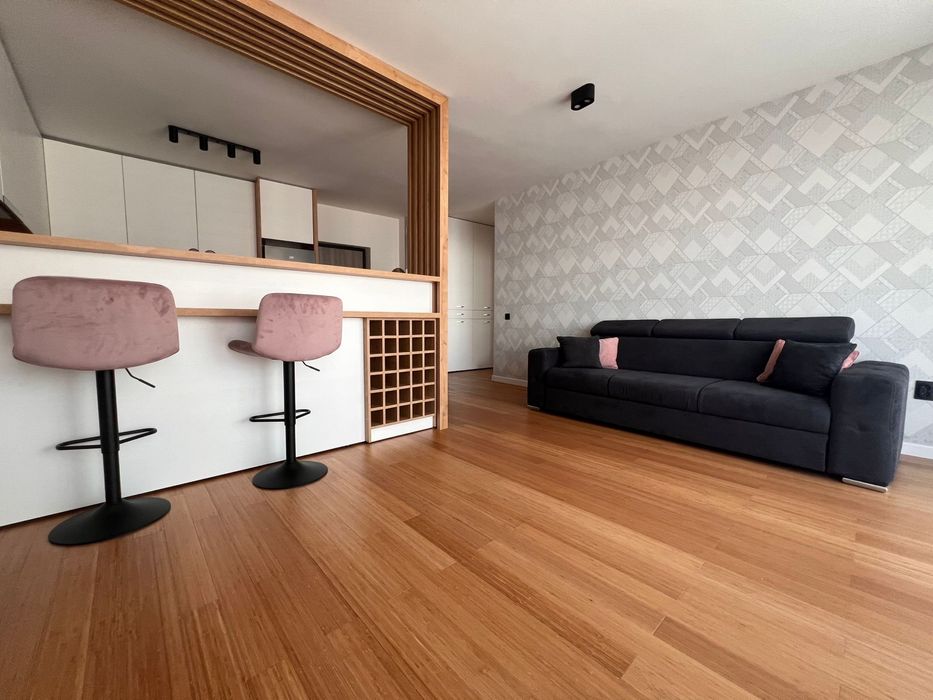 Apartament 2 camere bloc nou,parcare str Decebal