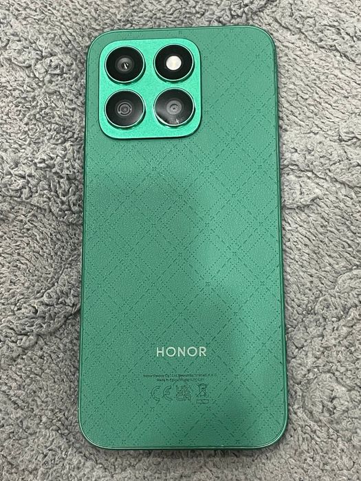 Honor X8b в зеленом цвете