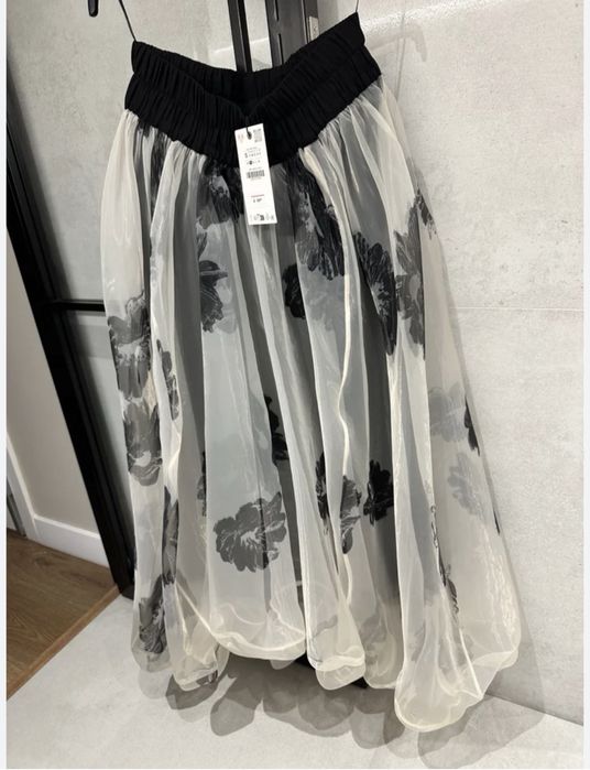 Юбка новая Zara