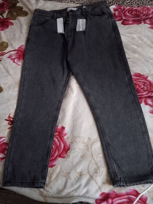 Продам джинсы мужские.