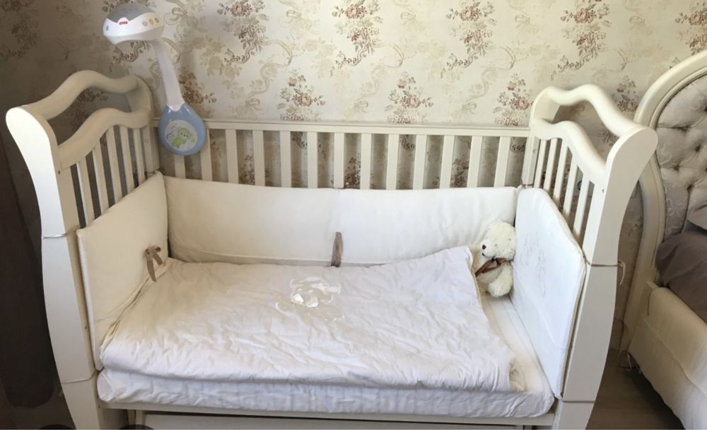 Продам детскую кроватку