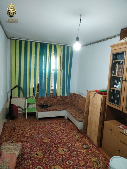 Срочно ПРОДАЁТСЯ 4х  комнатная квартира на 1 этаже орр Центр. Аптека