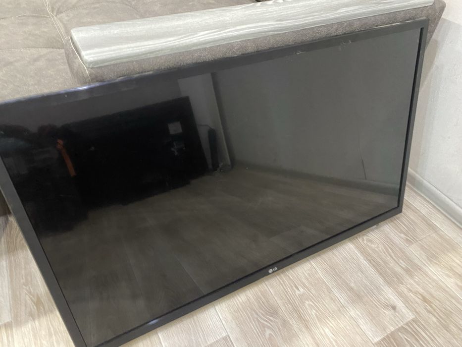 Телевизор lg диагональ 120 см в отличном состоянии есть функция 3 д