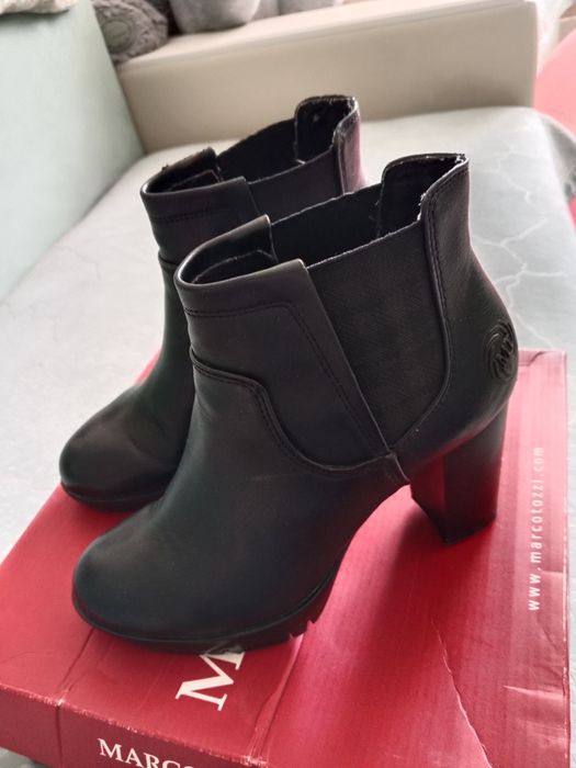 Продам ботильоны женские