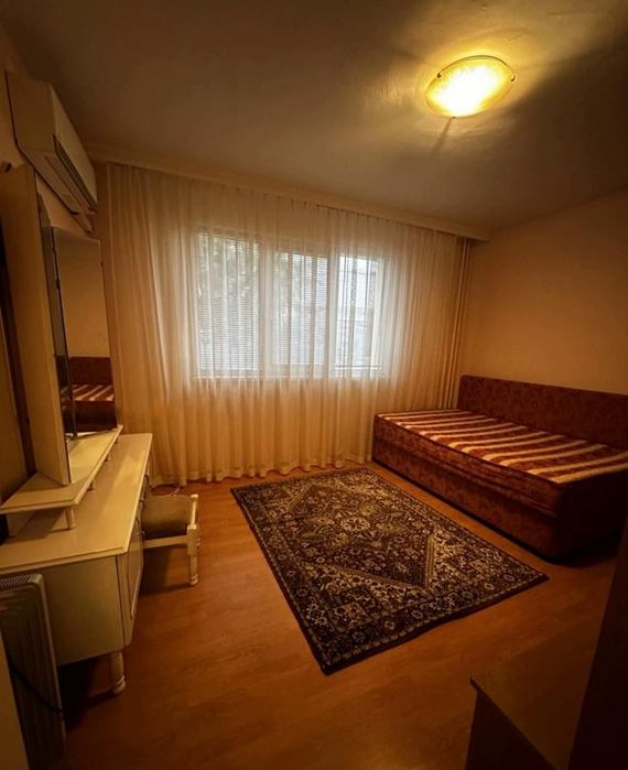 Дава се под наем Тристаен апартамент в Пловдив, Център - 110 кв.м за 450 € - Снимка #4