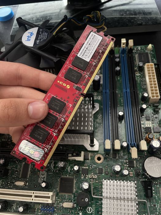 Дънна платка Intel DQ965GF - D41676-400 с процесор и рам