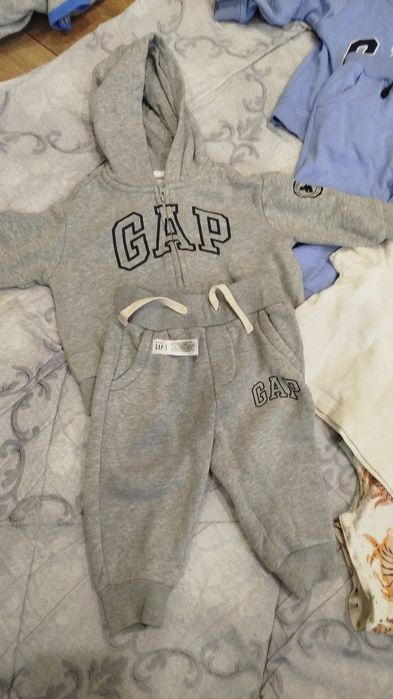 Продам детские вещи